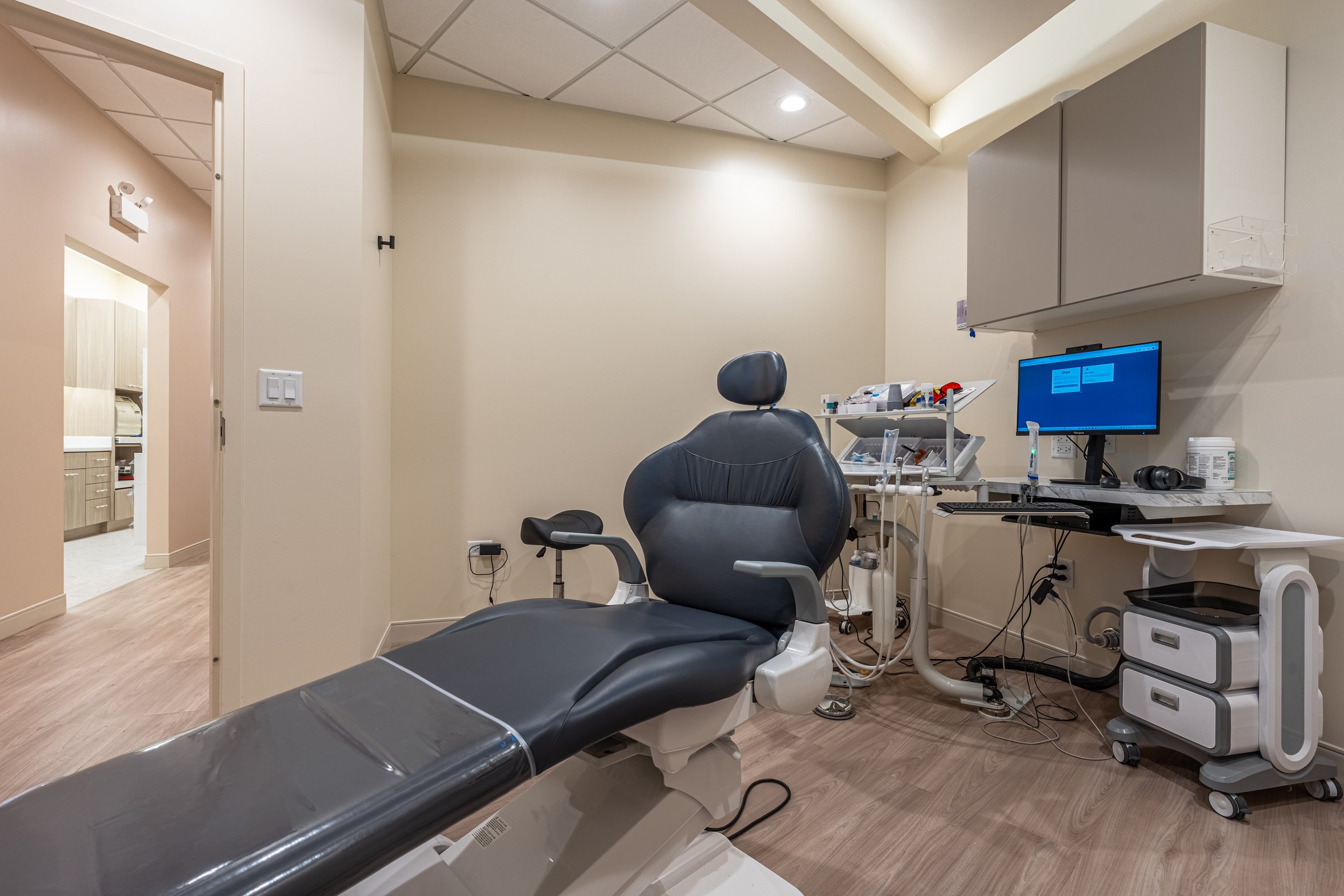 A quiet treatment room at Re·gen Smile Studio